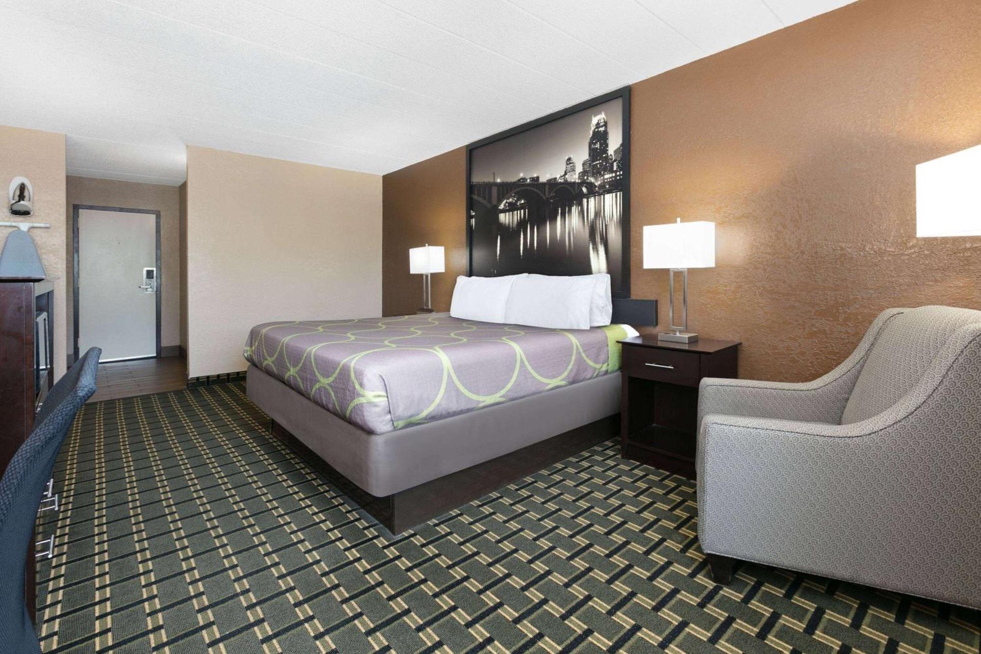 Super 8 By Wyndham Grand Prairie North Motel Exterior photo