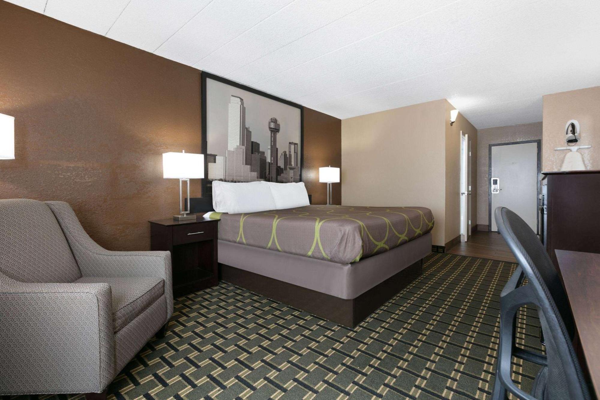 Super 8 By Wyndham Grand Prairie North Motel Exterior photo