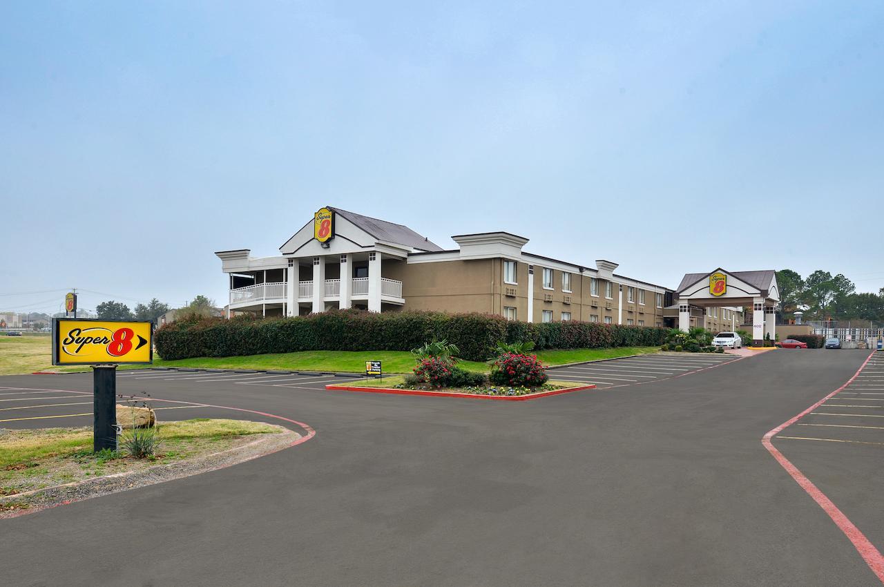 Super 8 By Wyndham Grand Prairie North Motel Exterior photo